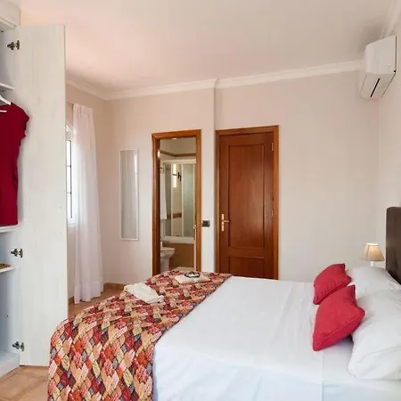 Sleeps 8 Pool Air Con Wifi Sonnenland