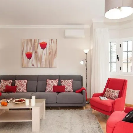 Sleeps 8 Pool Air Con Wifi * Sonnenland