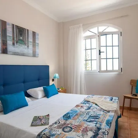 Vakantiehuis Sleeps 8 Pool Air Con Wifi Sonnenland