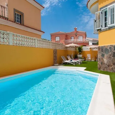 Sleeps 8 Pool Air Con Wifi Sonnenland