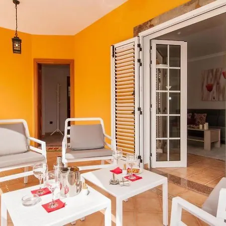 Sleeps 8 Pool Air Con Wifi Sonnenland