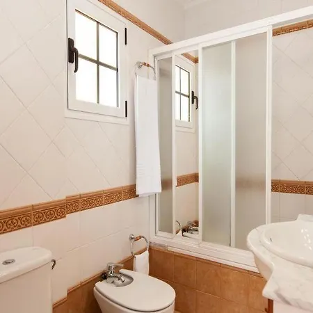 Sleeps 8 Pool Air Con Wifi Vakantiehuis *