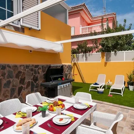 Sleeps 8 Pool Air Con Wifi * Sonnenland